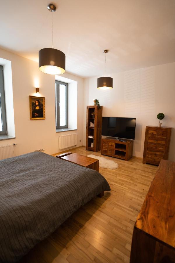 Black Field Apartment Μπρνο Εξωτερικό φωτογραφία