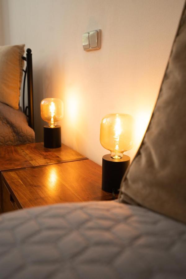 Black Field Apartment Μπρνο Εξωτερικό φωτογραφία