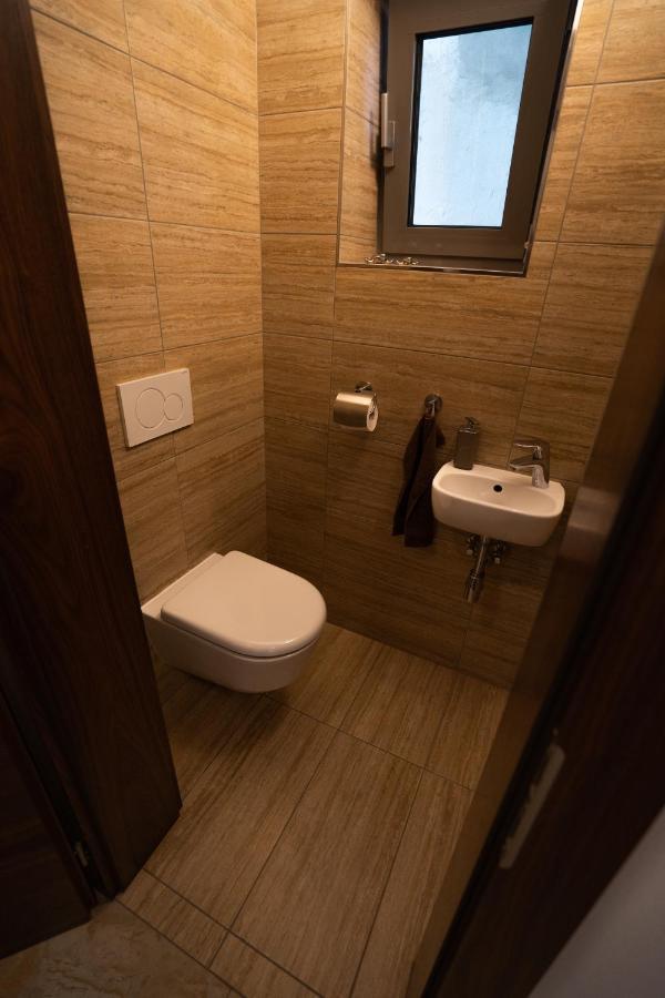 Black Field Apartment Μπρνο Εξωτερικό φωτογραφία