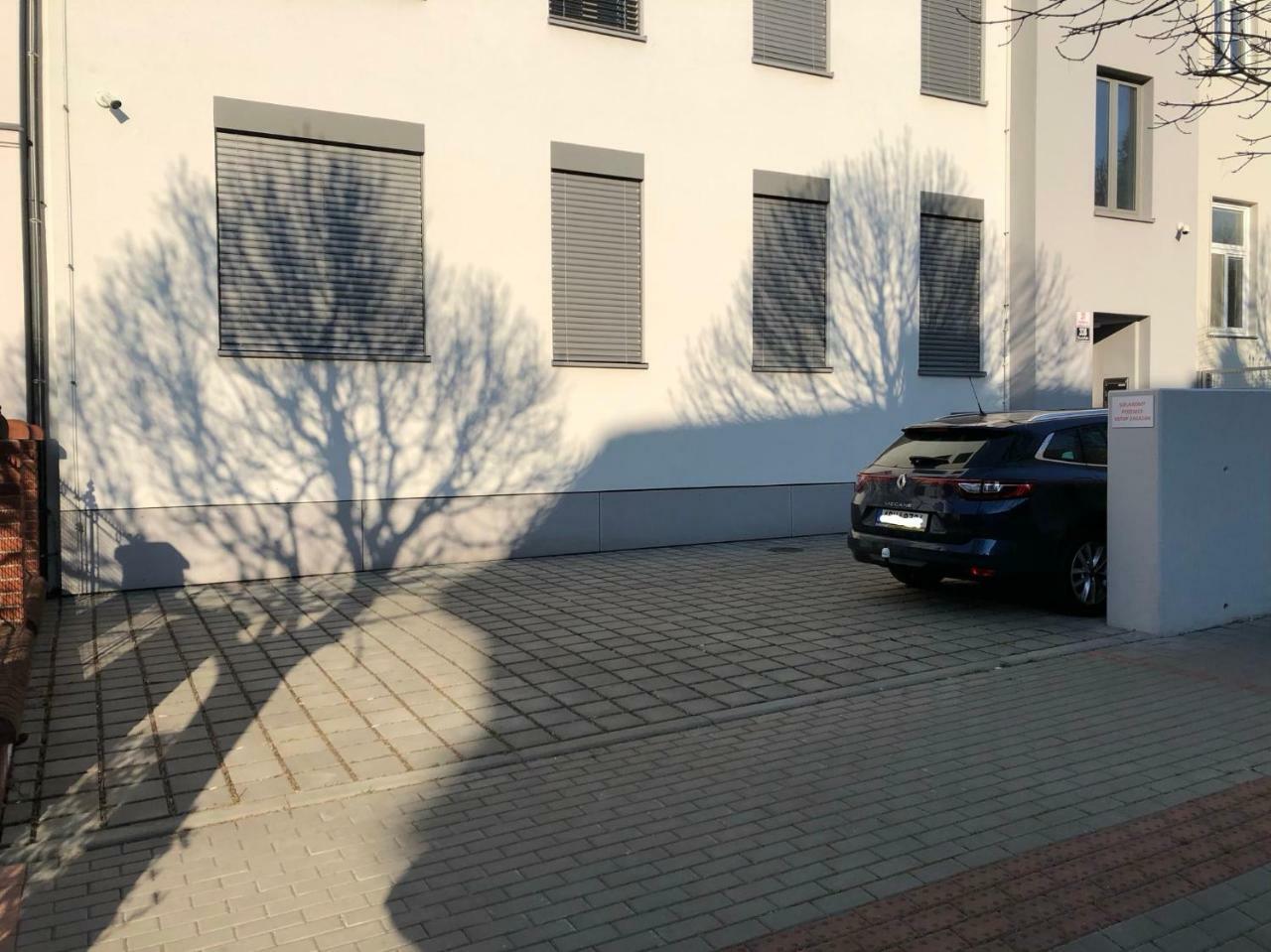 Black Field Apartment Μπρνο Εξωτερικό φωτογραφία